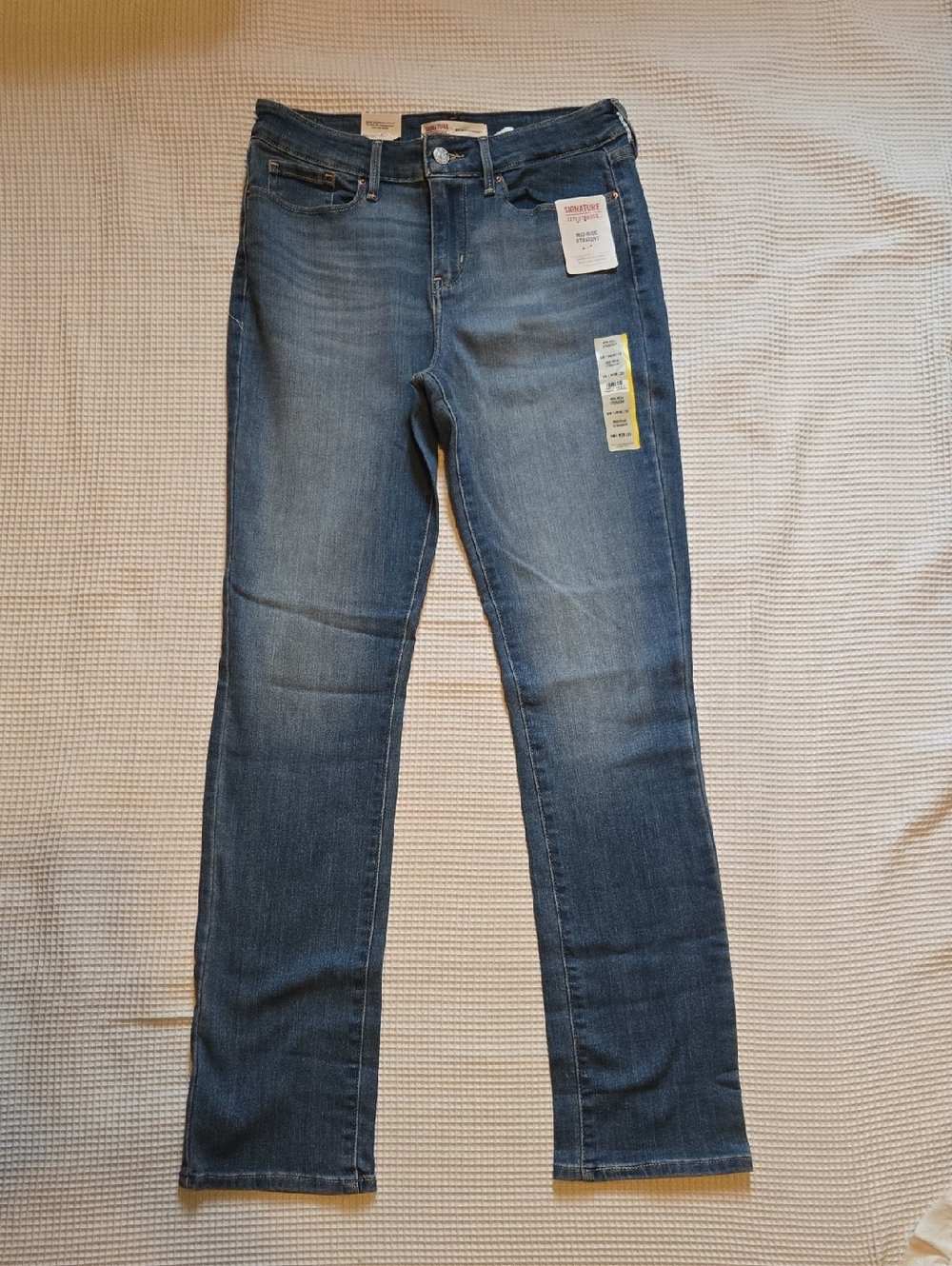 NWT Signature by Levi Strauss Medium Blue Straight-Leg Jeans